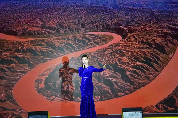 戴宇.副.jpg