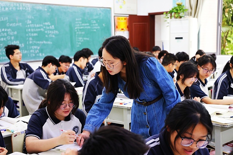 马陵中学│以赛促教展风采，“养正学堂”育新篇——马陵中学2025年“养正学堂”杯课堂教学大赛圆满收官