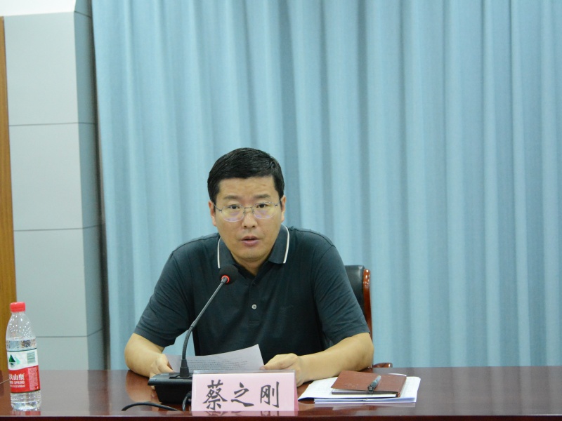 蔡校长_副本.jpg